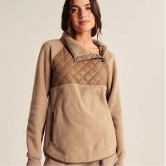 Abercrombie and Fitch Asymetrical Snap Fleece M - Picture 1 of 7
